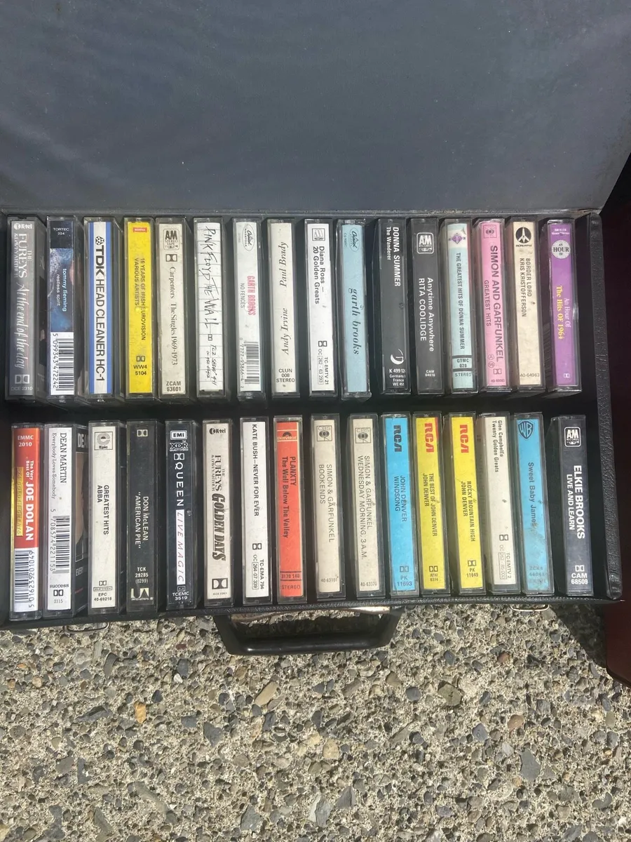4 Track Cassettes & Carry Cases - Image 4