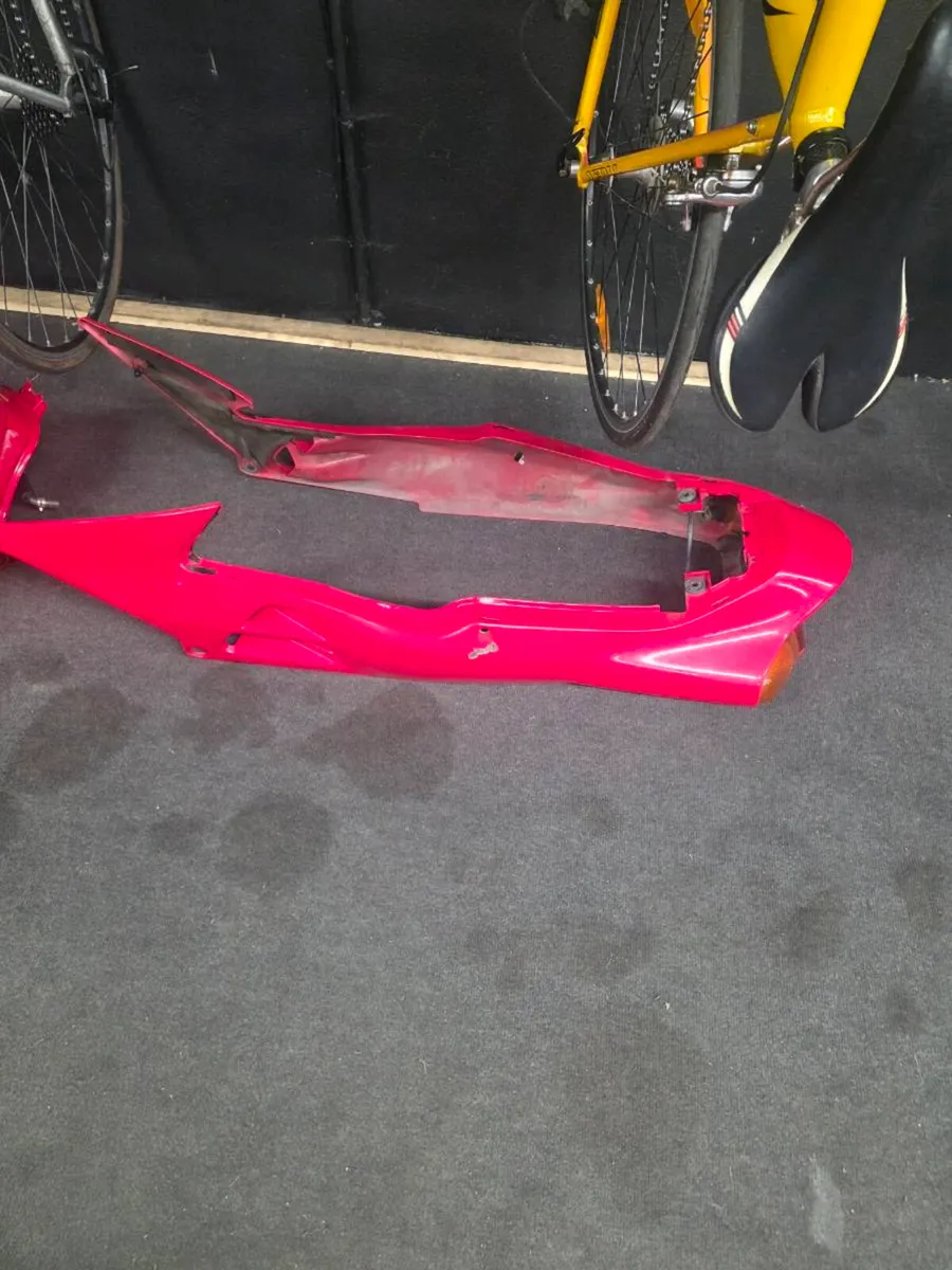 VFR 750 parts - Image 4