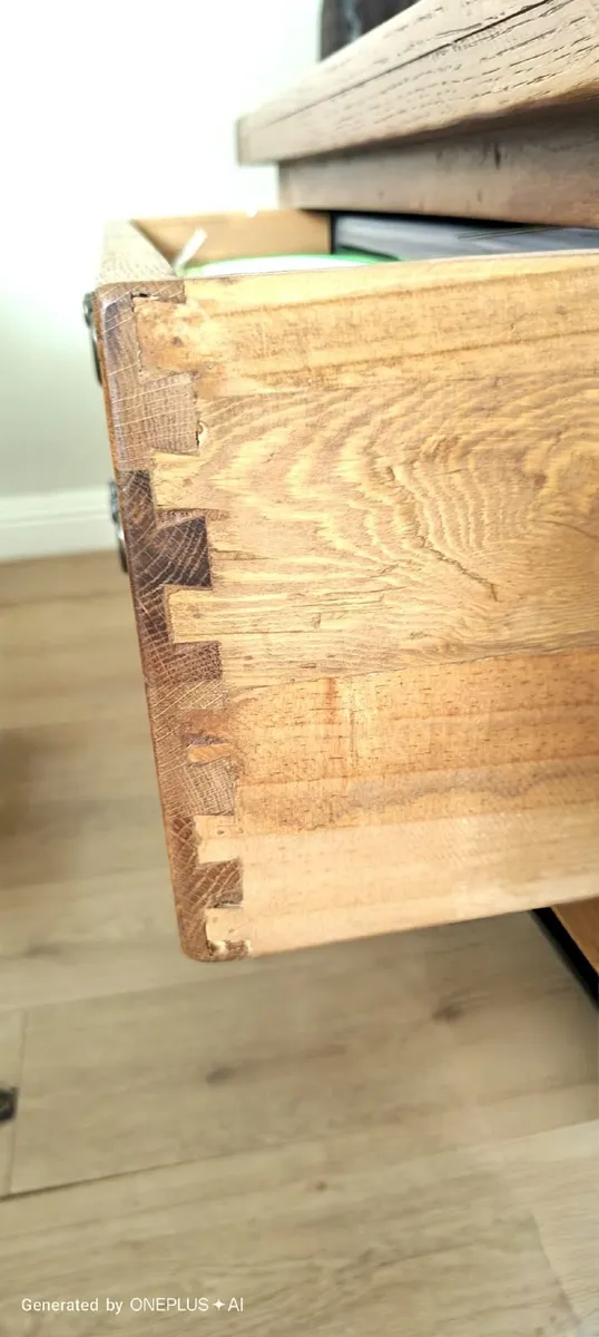 Attractive solid oak hall table - Image 2