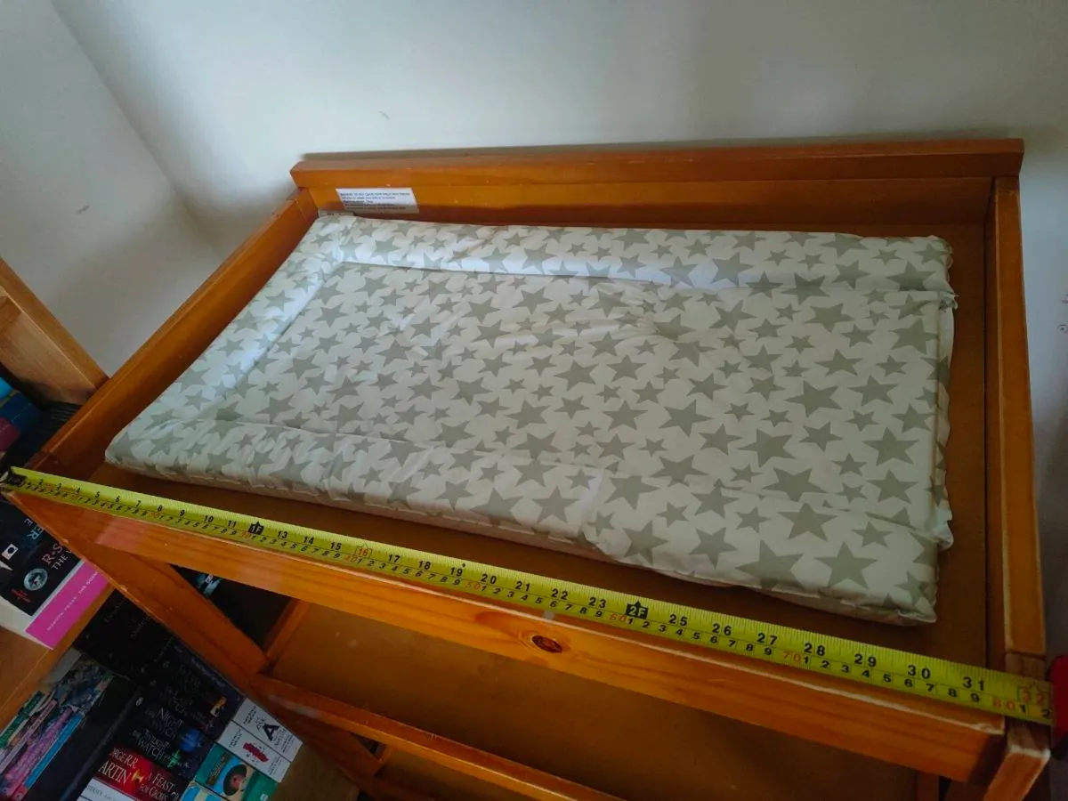 Baby changer / shelf - Image 3