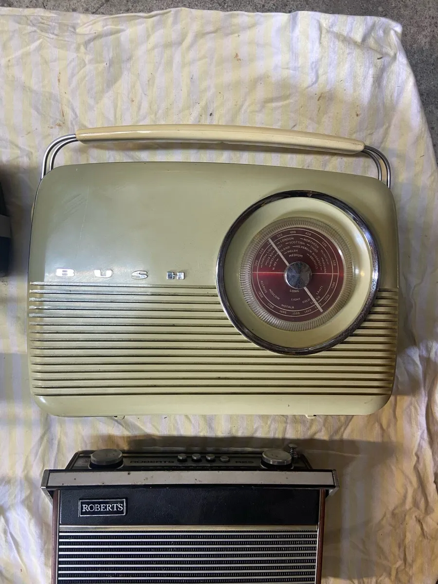 Collection of Old Radios - Image 2