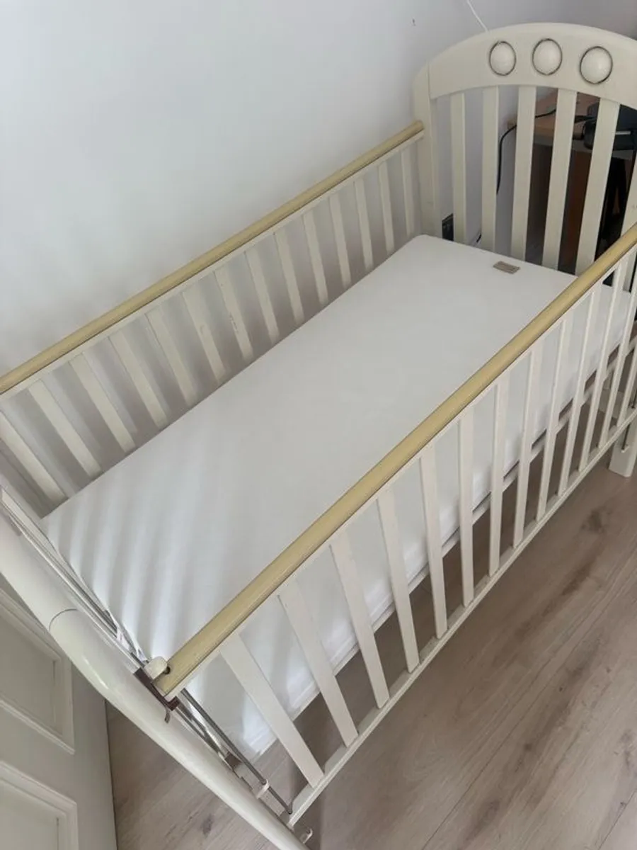 Mama's and Papa's Cot with new mattress - Image 3