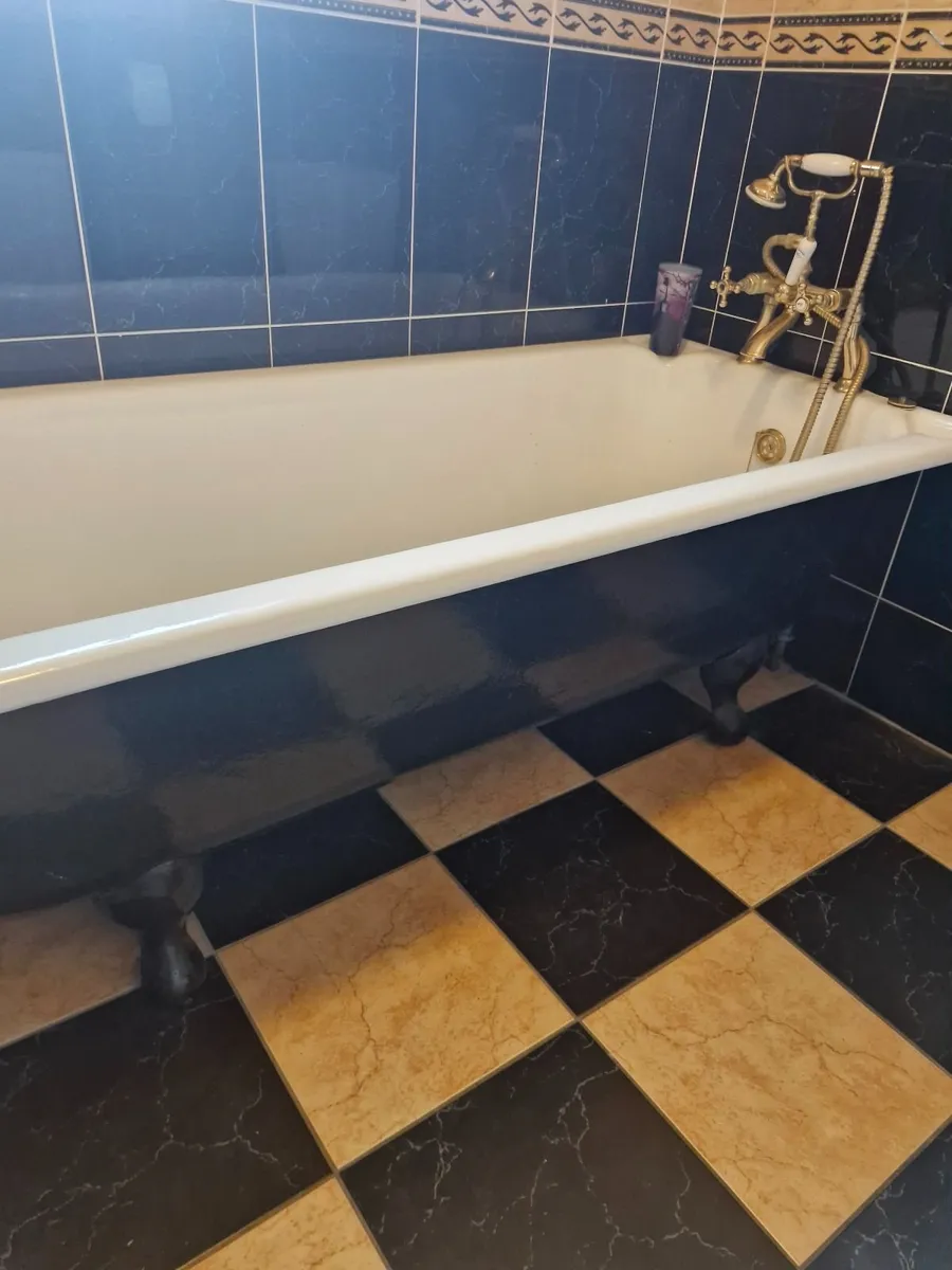 Bathroom sanitry wear - Image 1