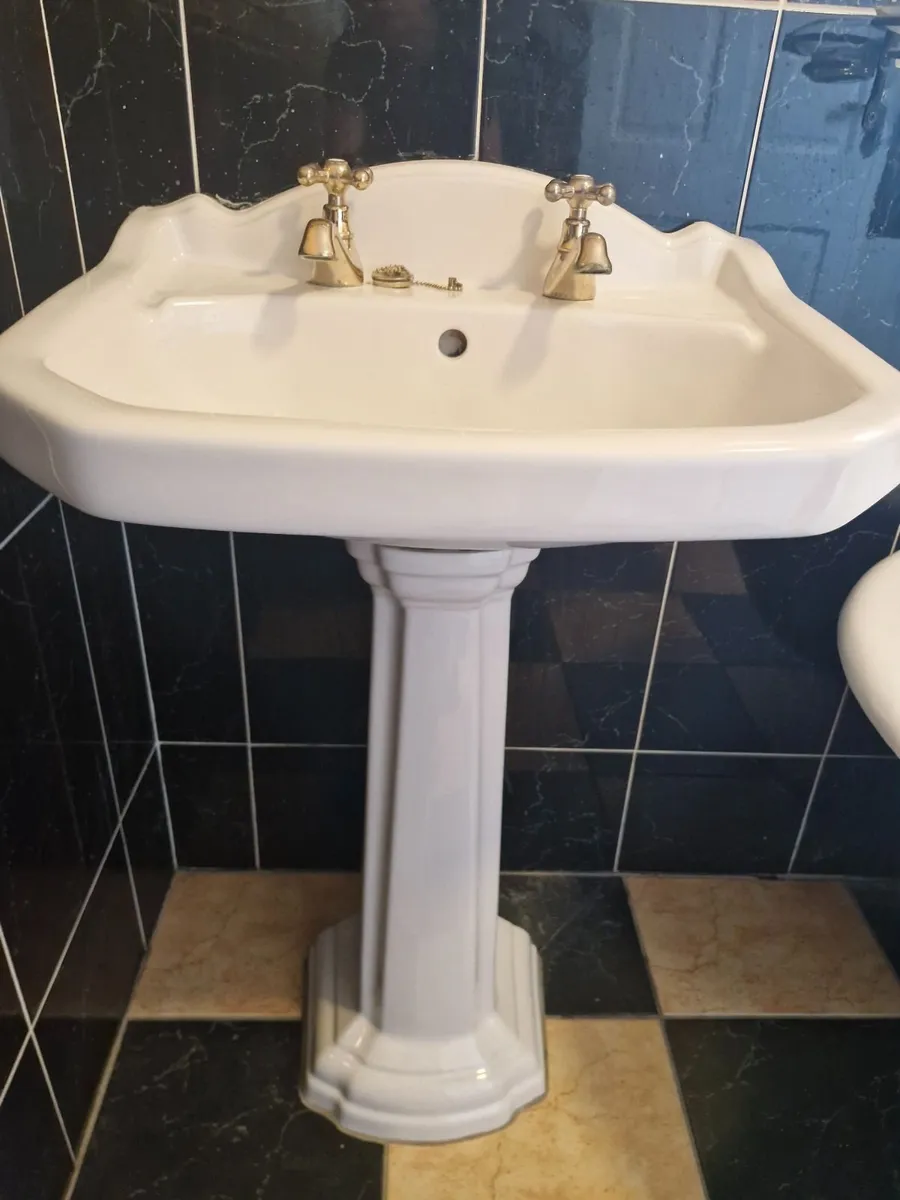 Bathroom sanitry wear - Image 2
