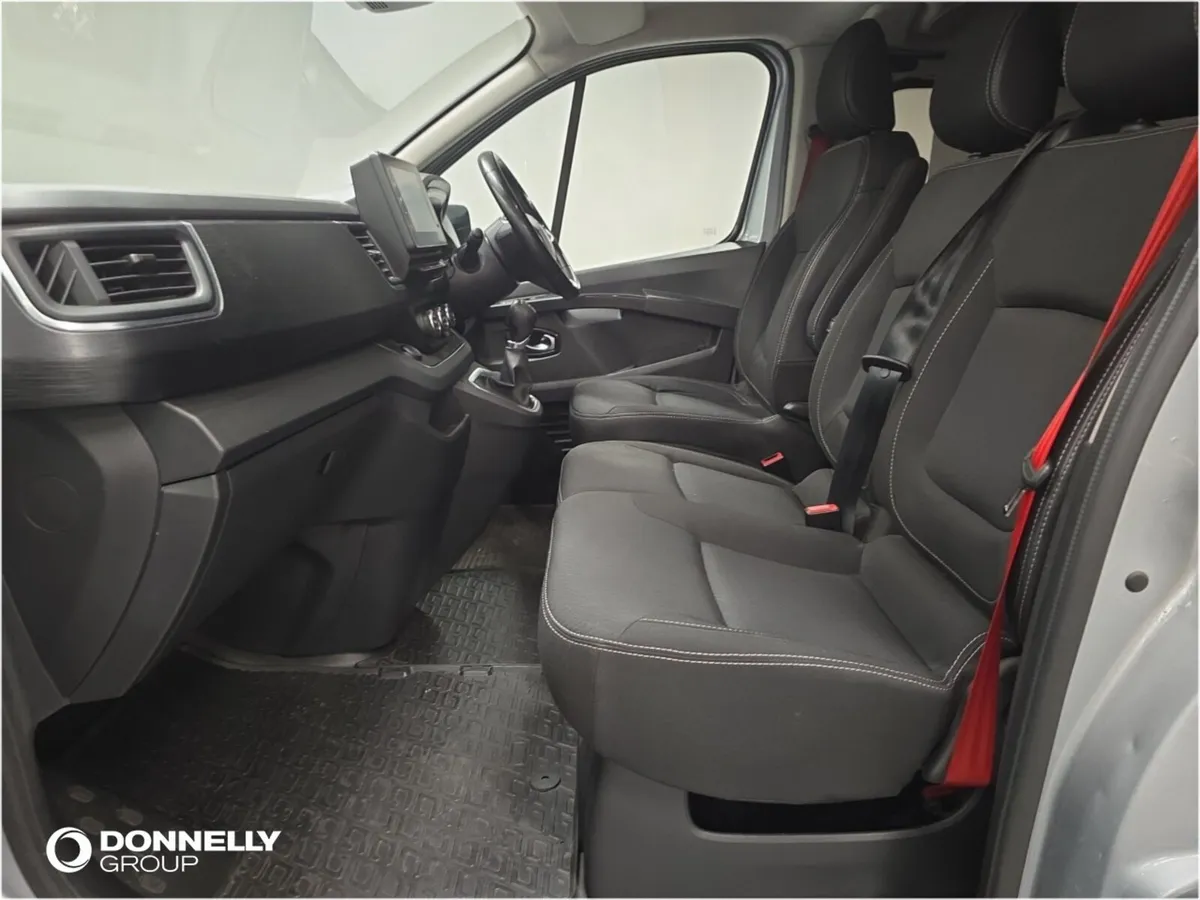 Renault Trucks Uk Trafic L2 Diesel Fwd Red Edition - Image 4