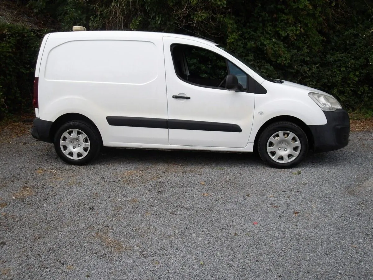 Peugeot Partner 1.6 BlueHDi 75bhp 3 Seats - Image 4