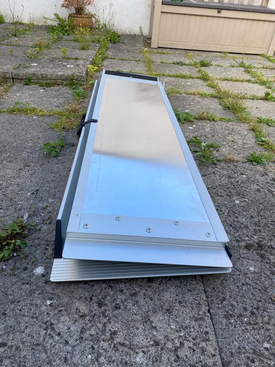Lightweight aluminium wheelchair ramp - Image 4
