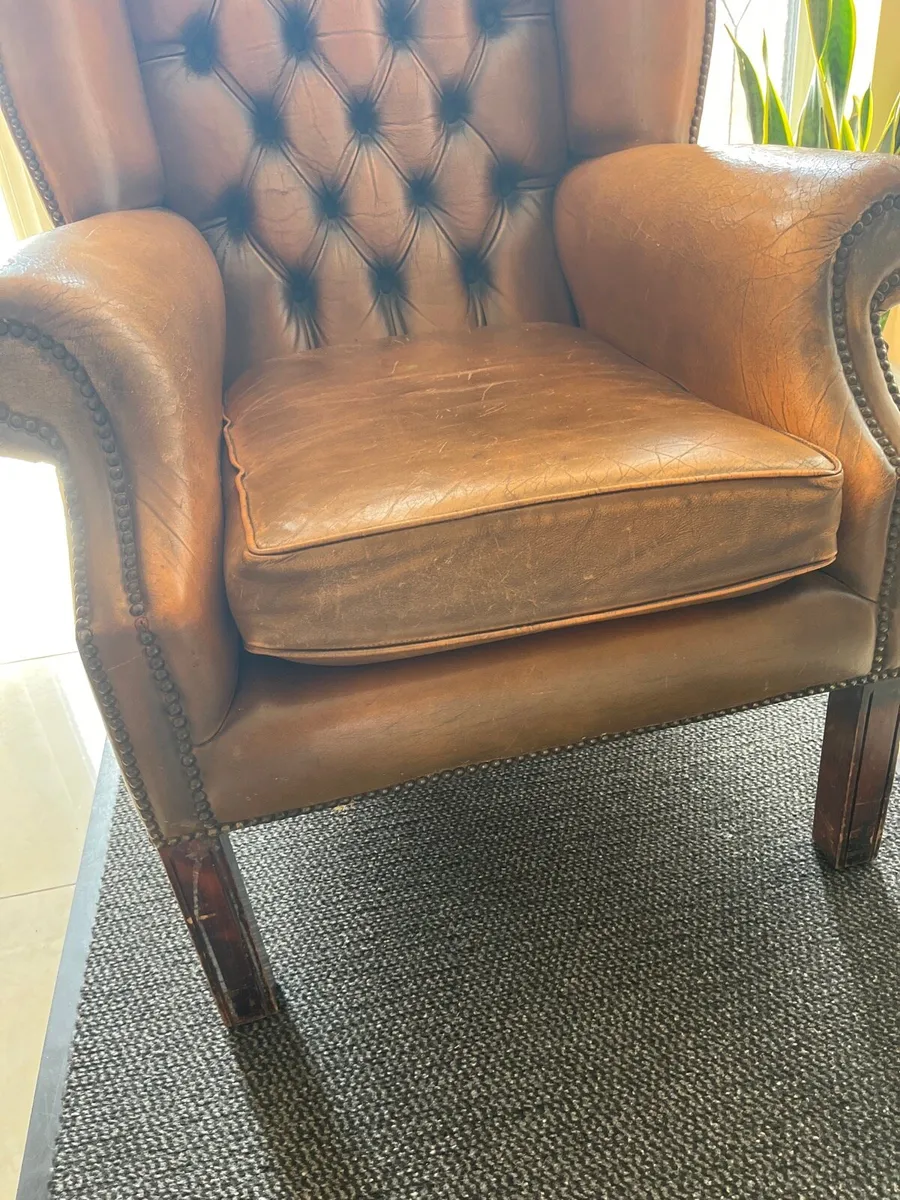 Queen Anne tan leather chair - Image 2