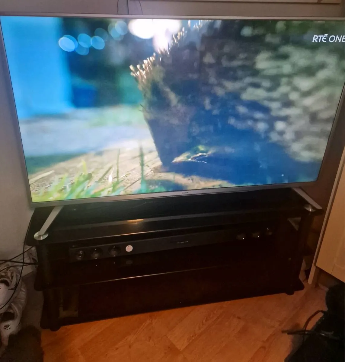 Tv, SoundBar, Stand - Image 2