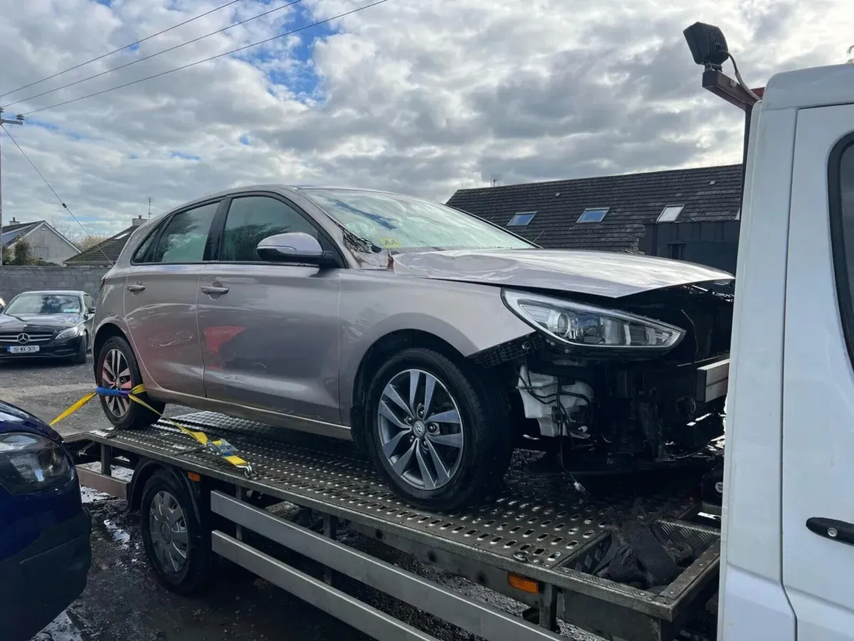 2017 Hyundai i30 new model 1.6 Diesel - Image 2