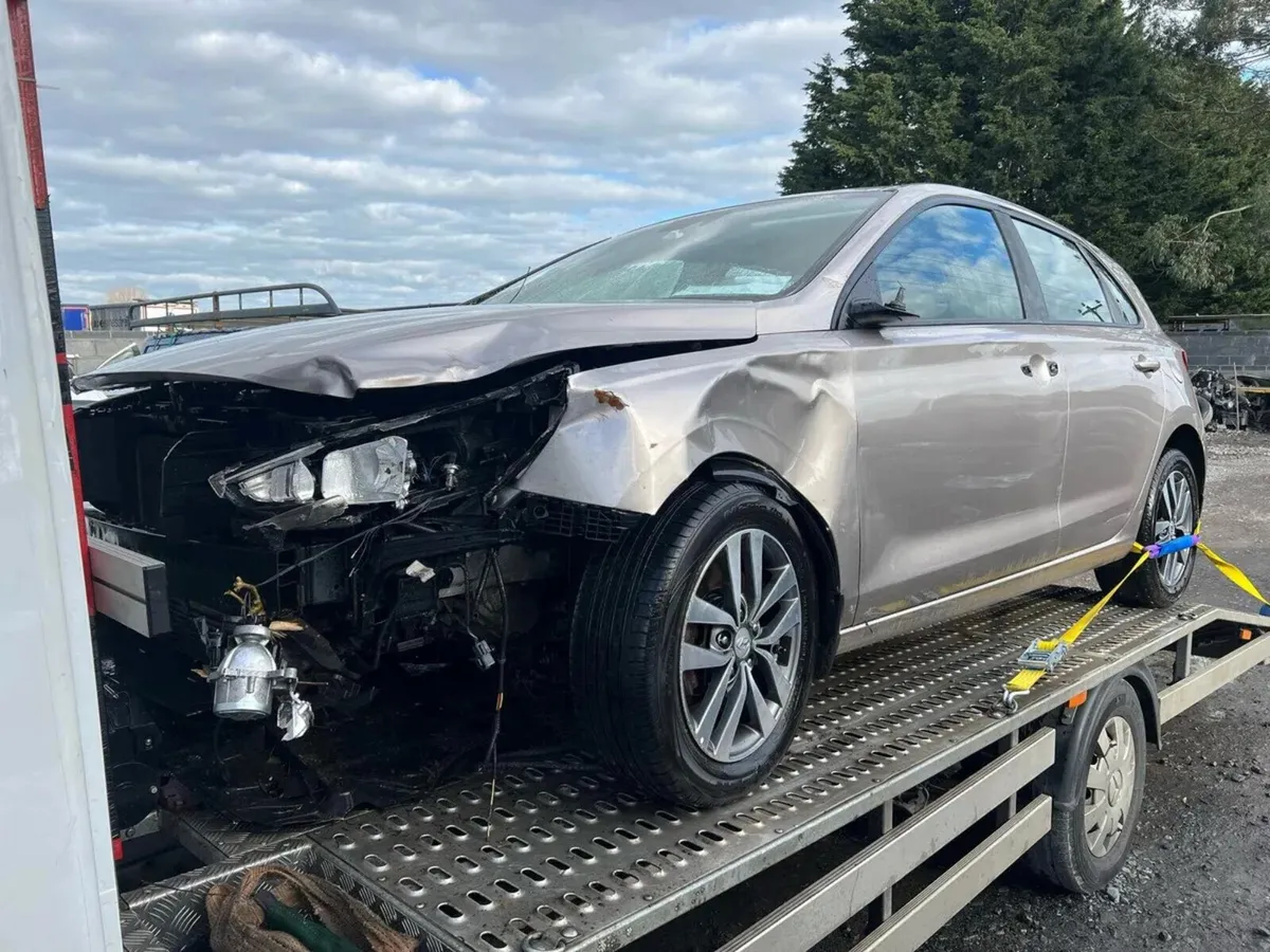 2017 Hyundai i30 new model 1.6 Diesel - Image 3