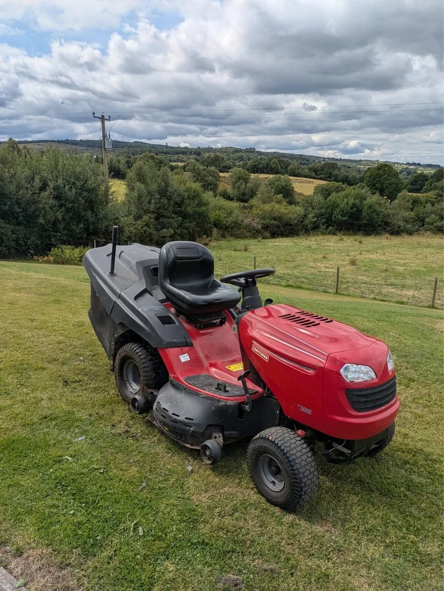 Craftsman Ride on Lawnmower - Image 1