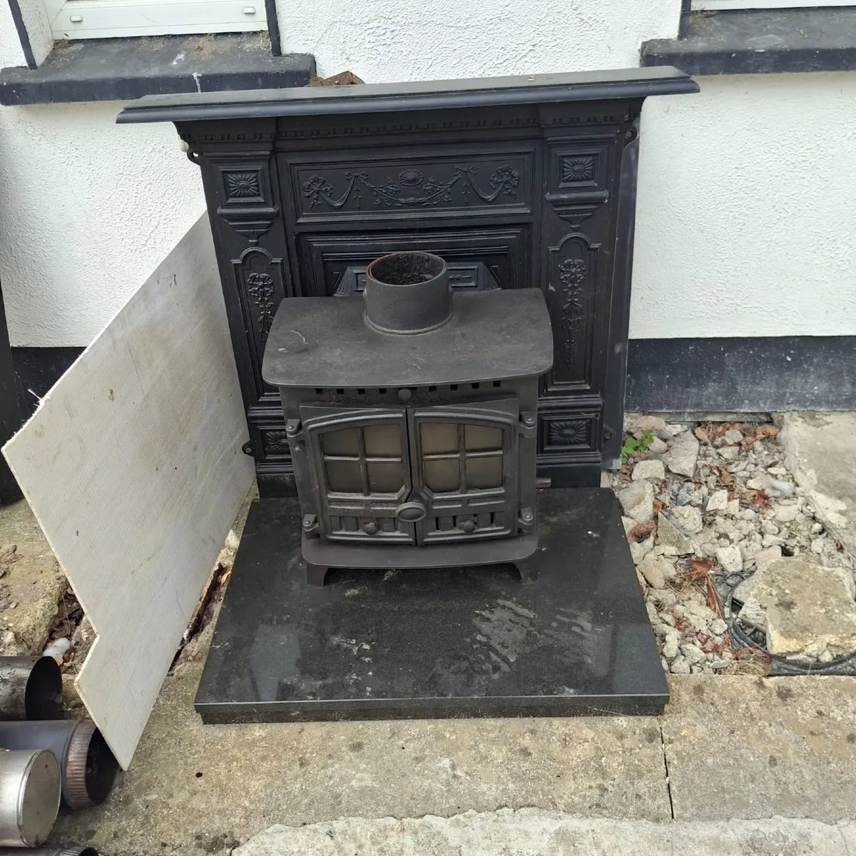 Fireplace  and stove - Image 2