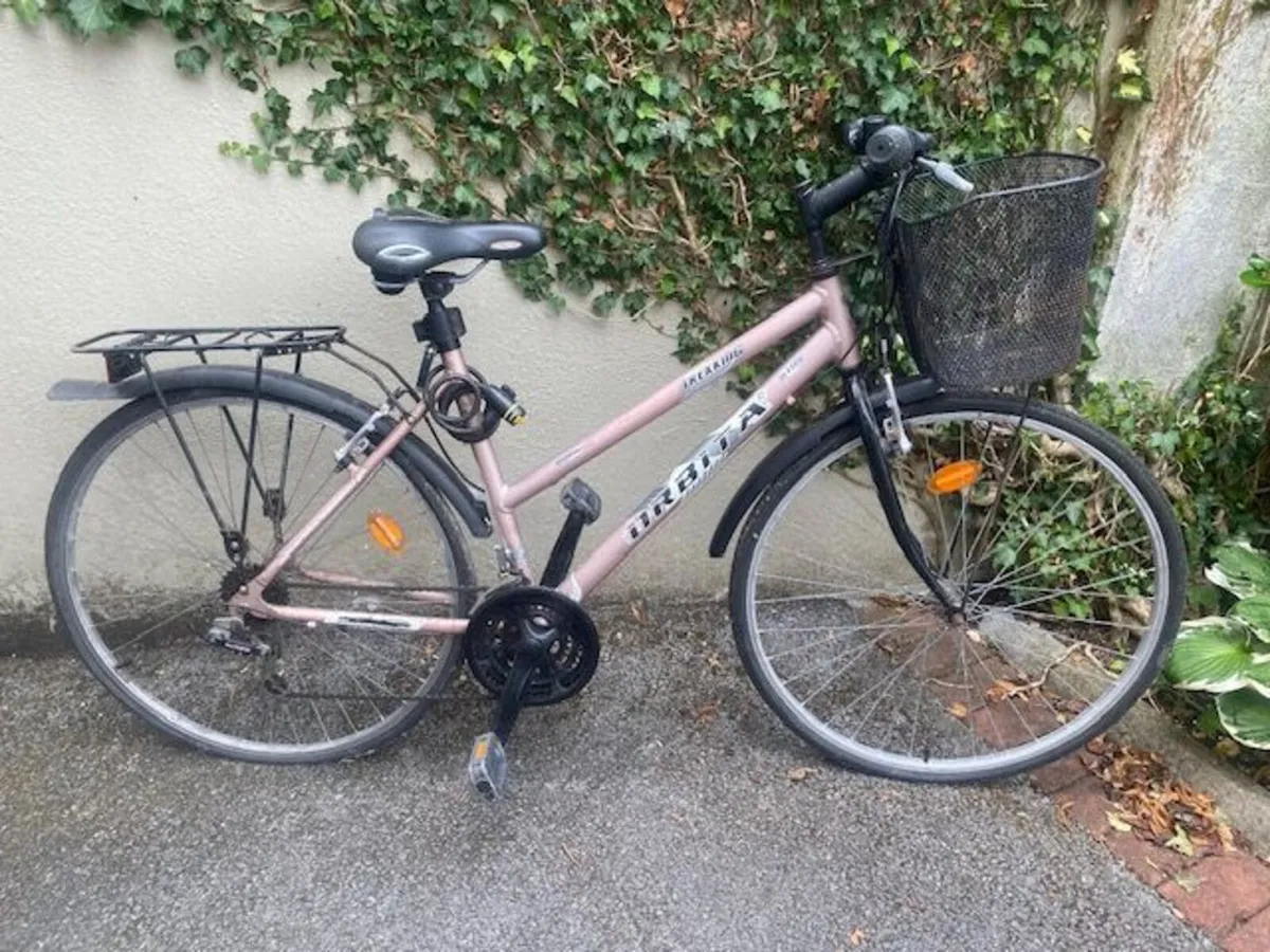 Ladies Orbit hybrid/city bike - Image 1