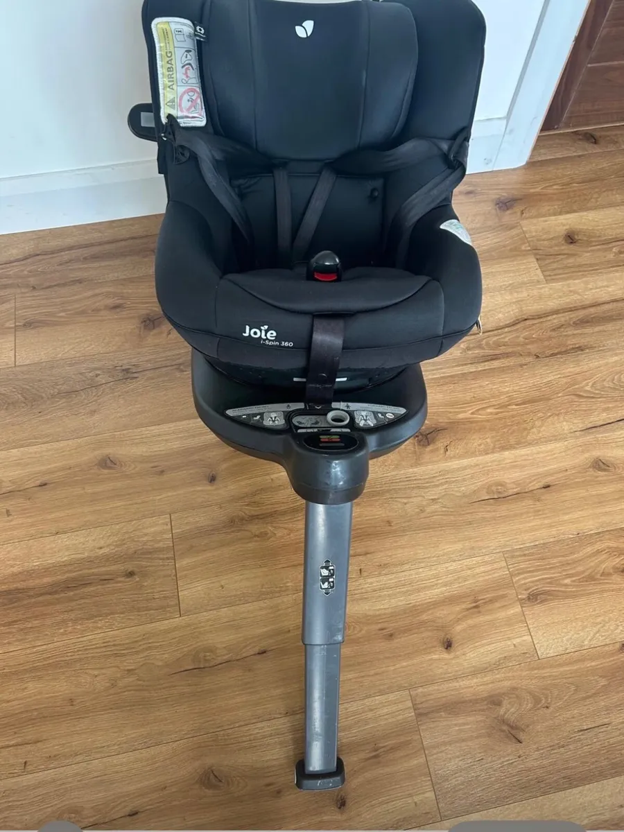 Car seat and isofix - Image 1
