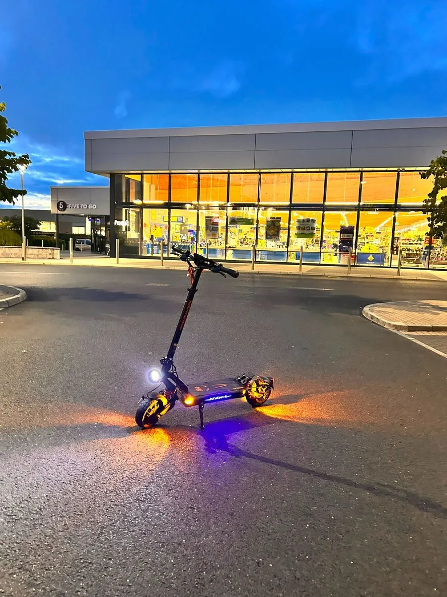 G2 Master electric scooter. - Image 3