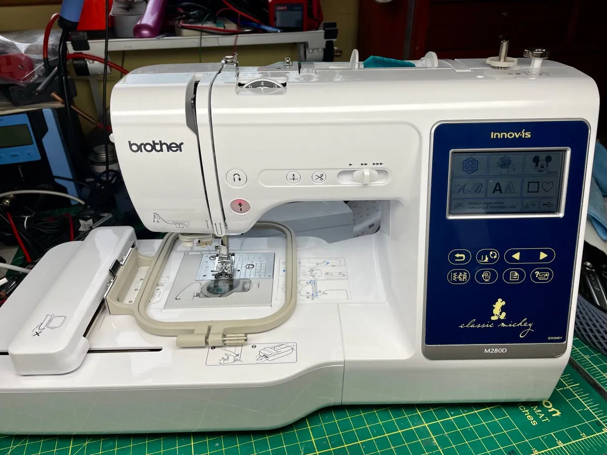 BROTHER M280D Embroidery Sewing machine - As new - Image 1