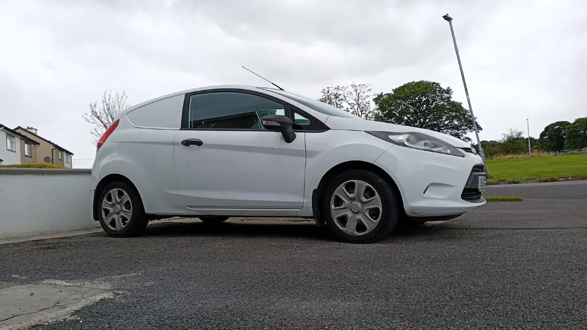 Ford Fiesta Van 1.4 Diesel – 2013 (131) - Image 2