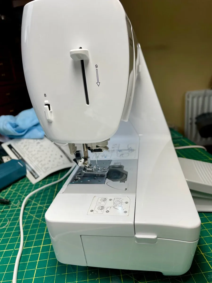 BROTHER M280D Embroidery Sewing machine - As new - Image 3