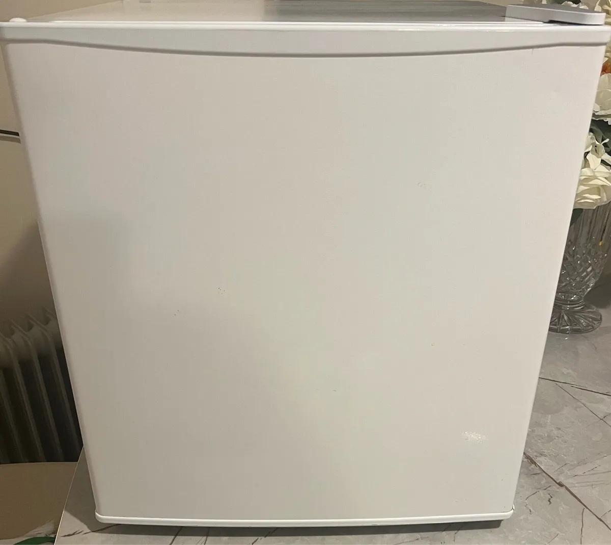 Tabletop fridge freezer - Image 1
