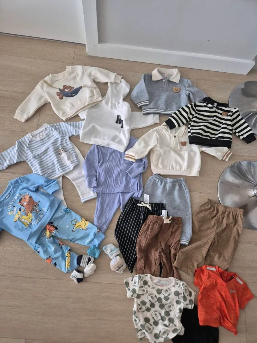 Baby clothes - Image 1