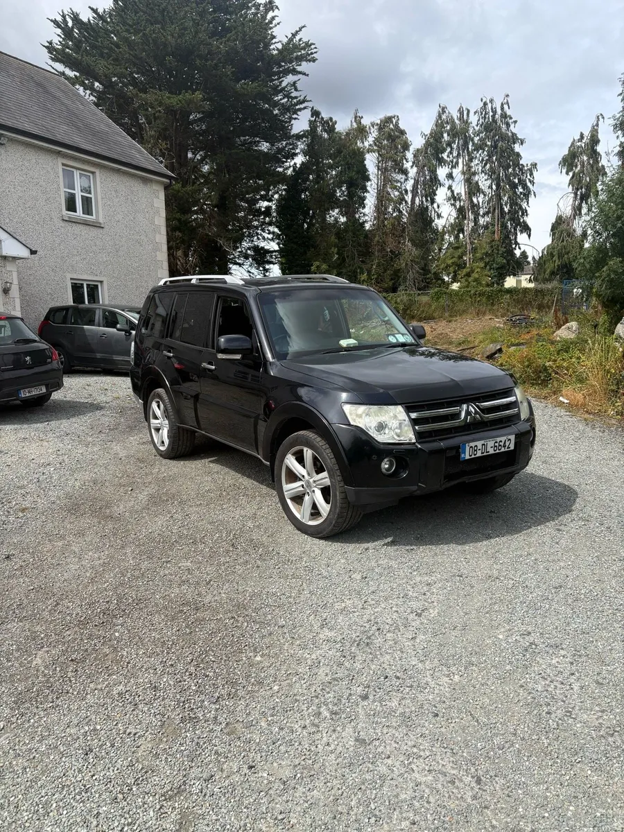 Mitsubishi Shogun Diamond - Image 1