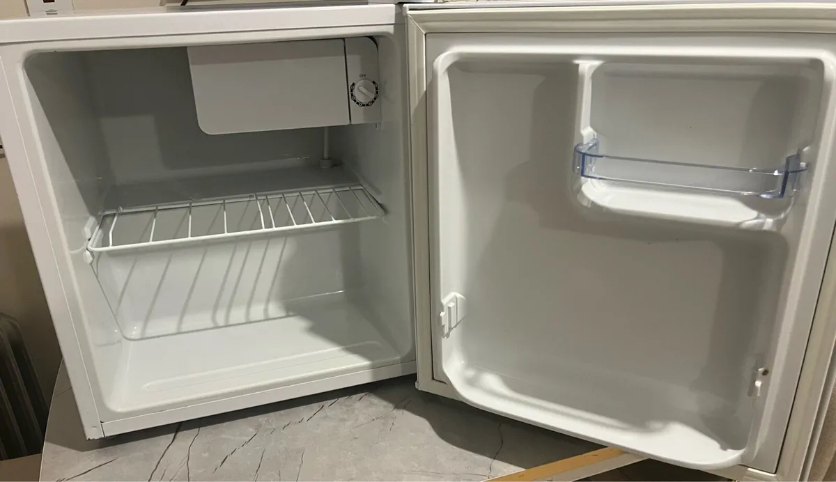 Tabletop fridge freezer - Image 4