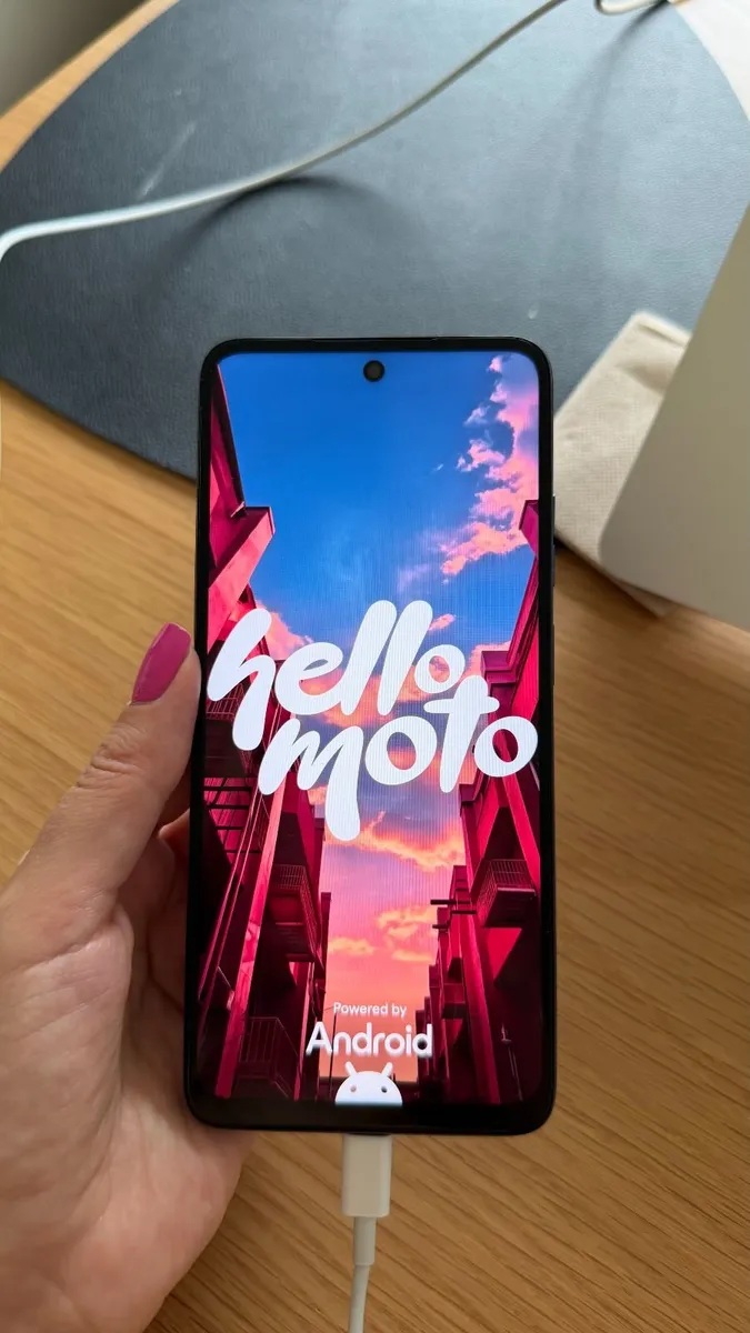 Phone Moto E15, Like New, Barely Used - Image 1