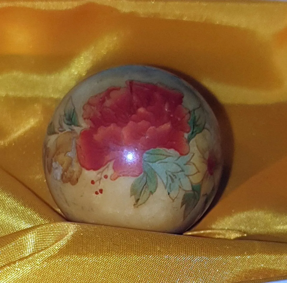 Vintage Italian Alabaster Paperweight Hand Painted - Image 3