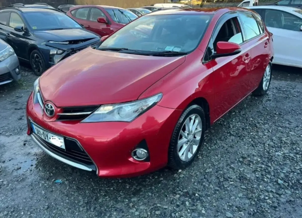 2014 Toyota Auris 1.4 D4D Driving - Image 1