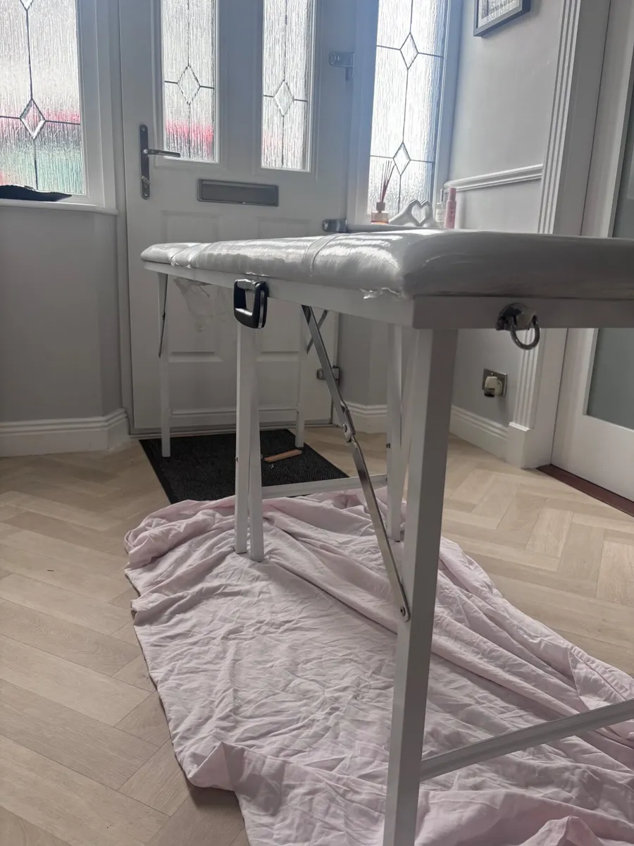 Foldable Massage Table - Image 4