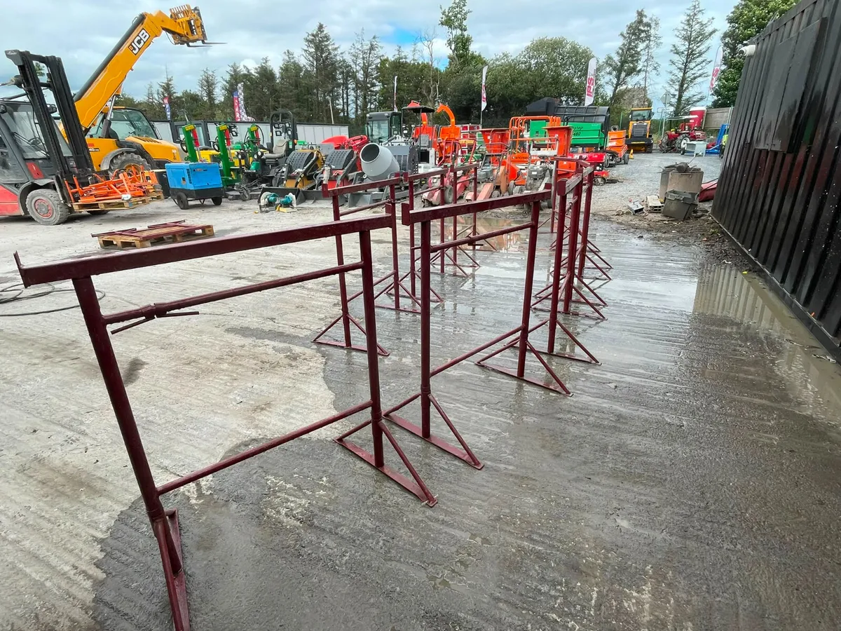 Steel trestles / scaffold beam supports - Image 4