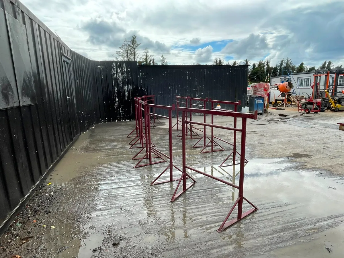 Steel trestles / scaffold beam supports - Image 3
