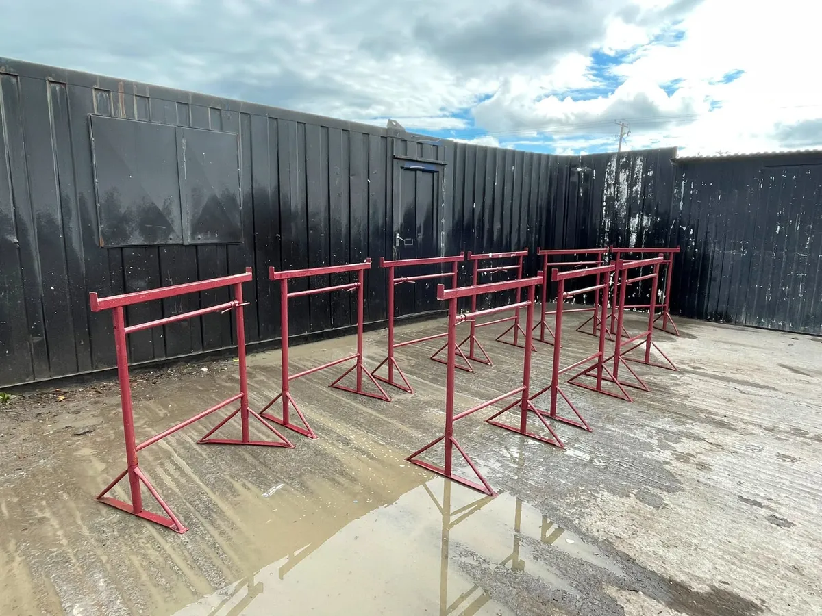 Steel trestles / scaffold beam supports - Image 1