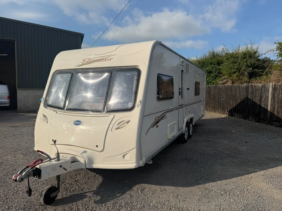 Bailey Senator 4 Berth Fixed end bed & Bathroom - Image 3