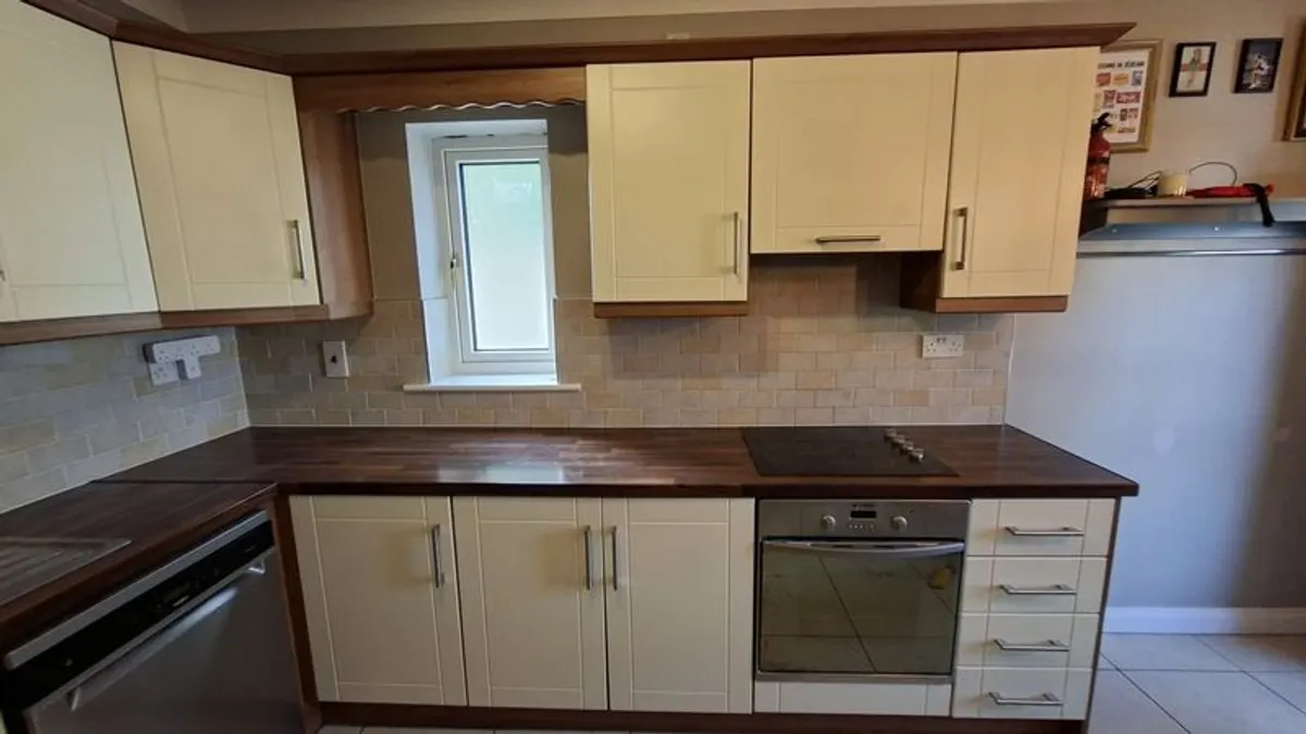 Complete Cream & Wood Modern Shaker Style Kitchen - Image 4