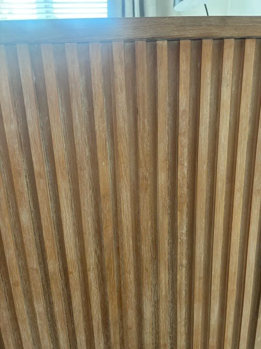 Beautiful wooden bed frame - Image 2