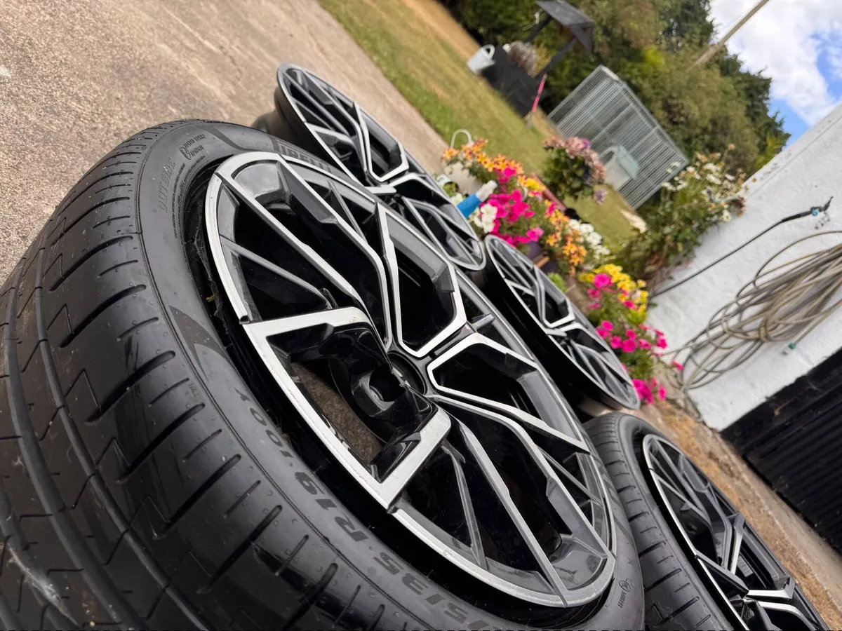 genuine OEM 19-inch BMW M Sport wheels for the 202 - Image 2