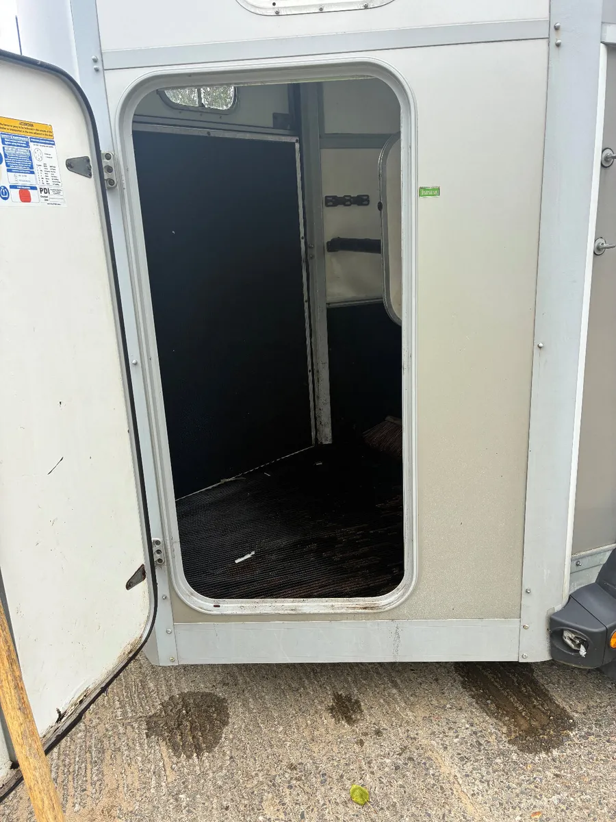 Ifor Williams 506 horse box - Image 4