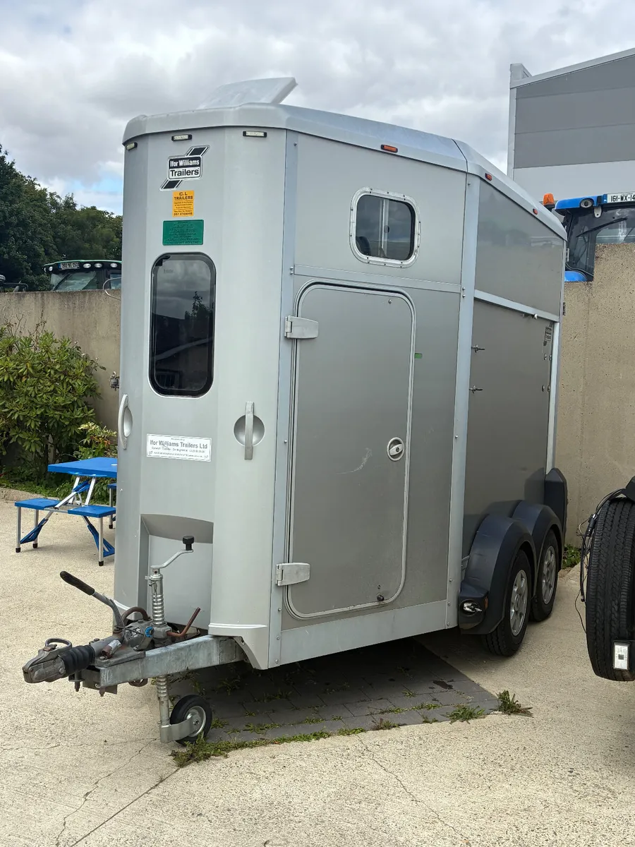 Ifor Williams 506 horse box - Image 1