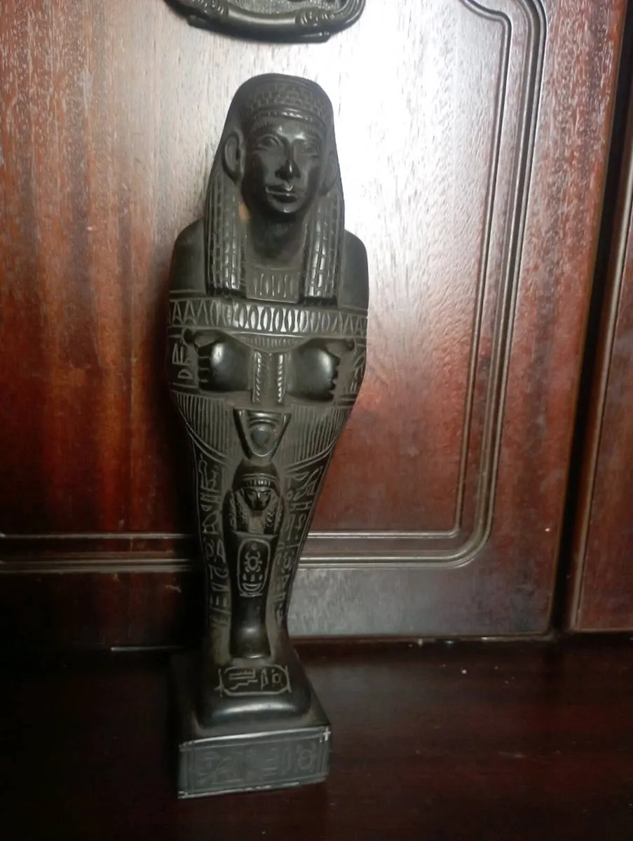 EGYPTIAN MEMORABILLA - Image 1