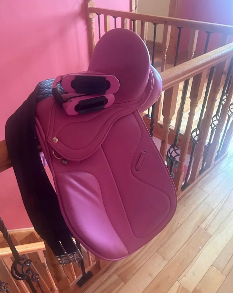 Pink saddle for sale - Image 1