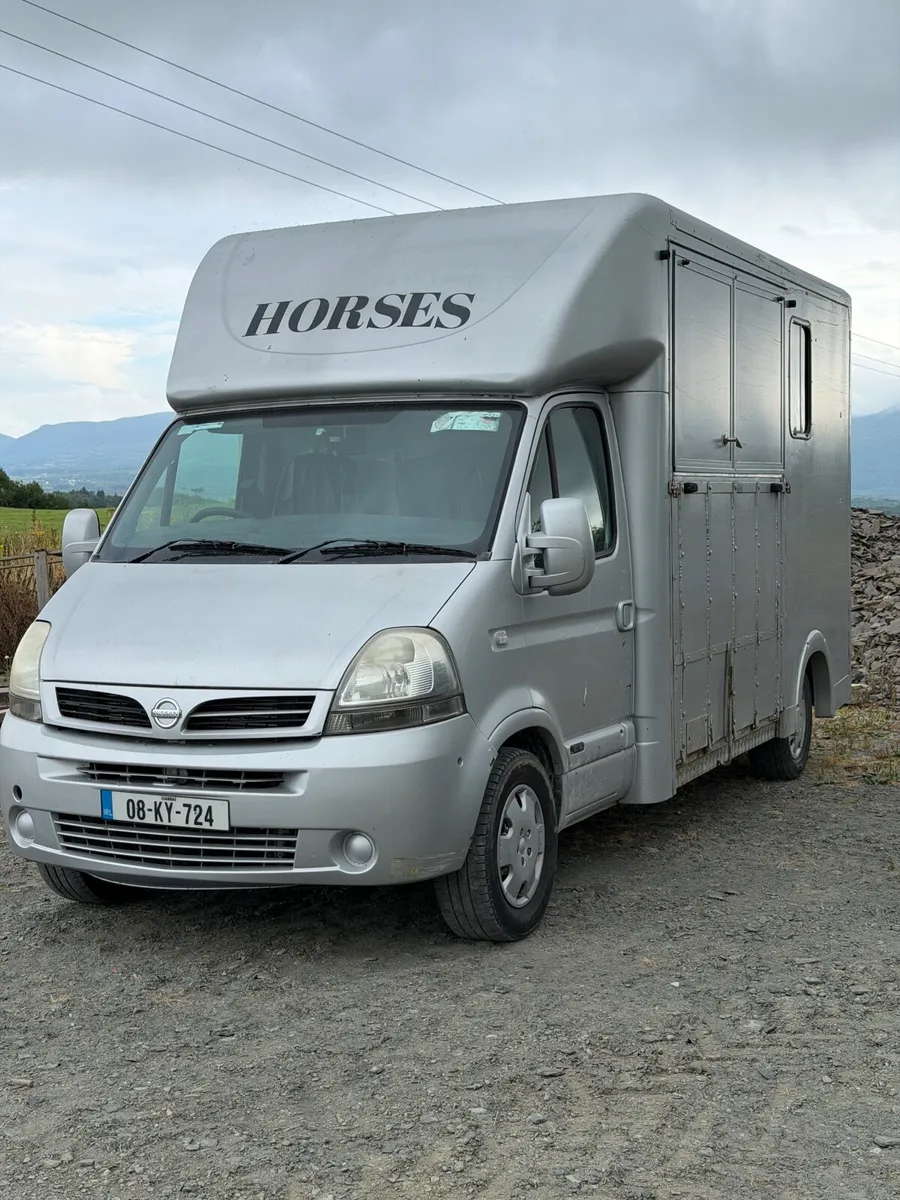 Horse truck - Image 1