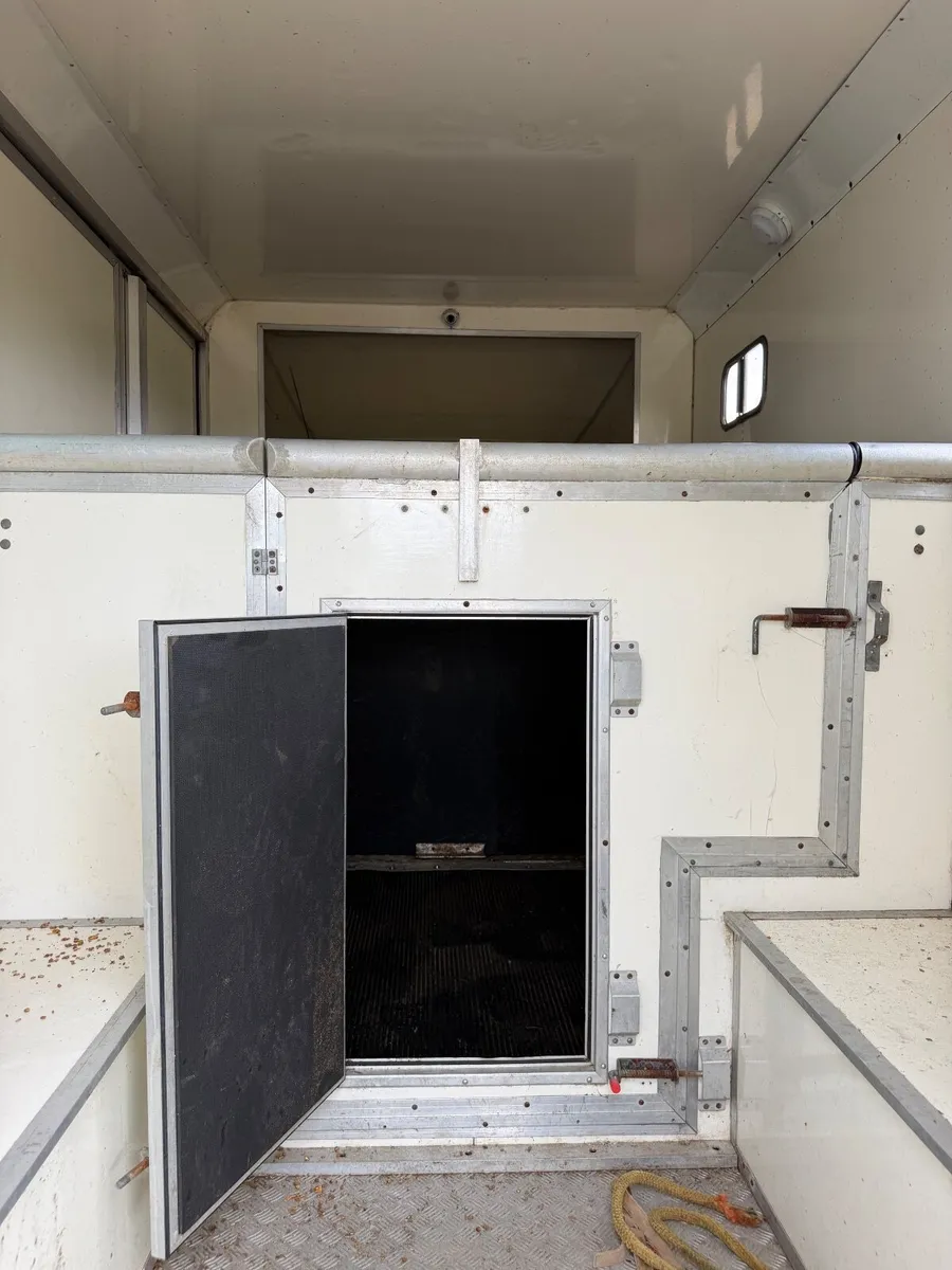 Horse truck - Image 2