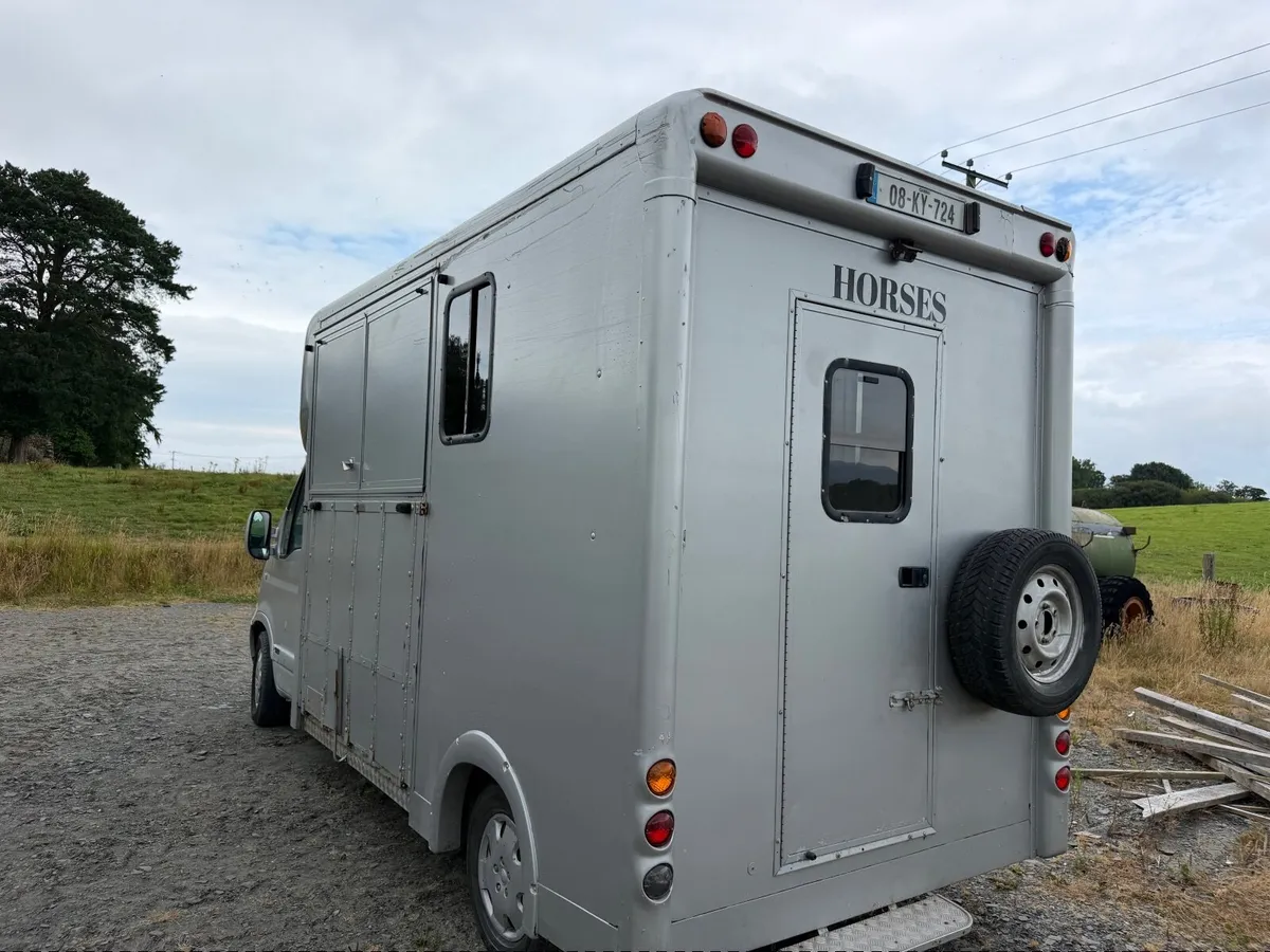 Horse truck - Image 3