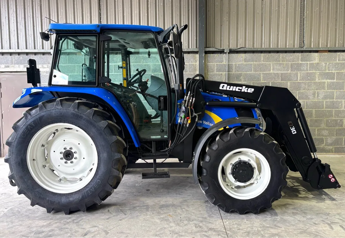 NEW HOLLAND TL100A c/w QUICKE LOADER - Image 1