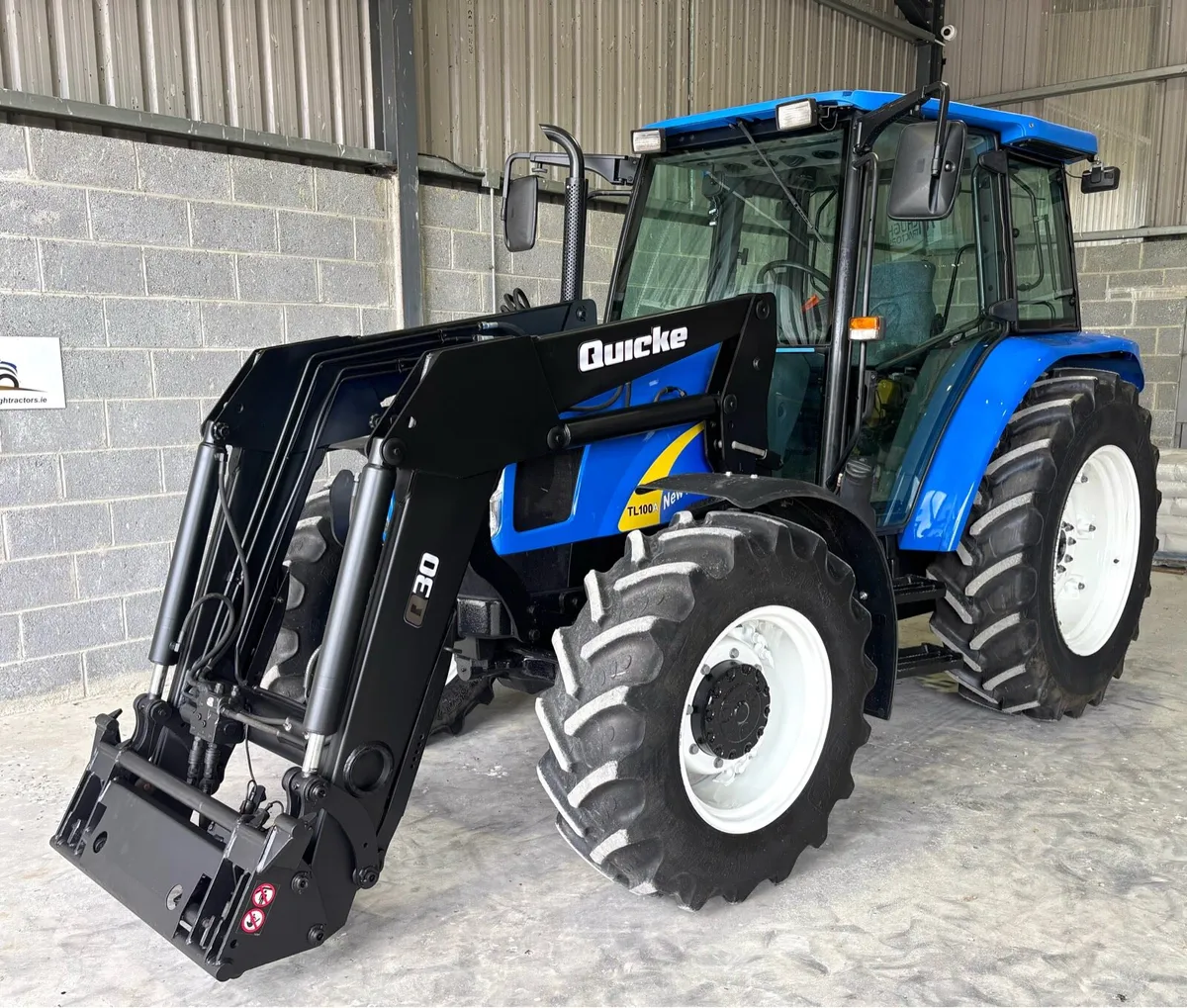 NEW HOLLAND TL100A c/w QUICKE LOADER - Image 3