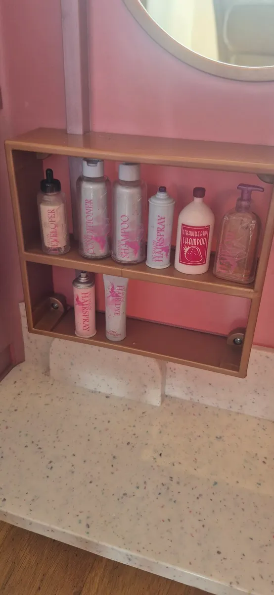 Our Generation doll Salon - Image 4