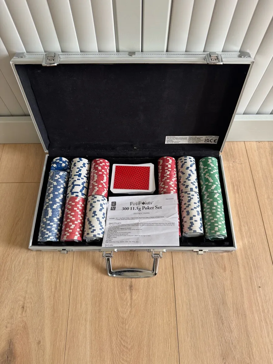 FREE: Full Poker Set - Image 1