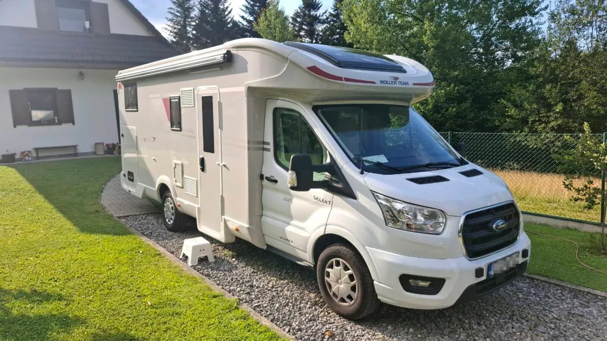Motor home - Image 2